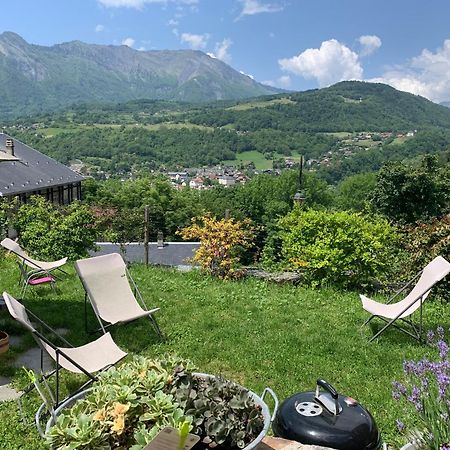 Au Cheval Blanc - Appartements Et Chambres D'Hotes Albertville Bagian luar foto