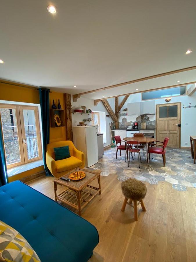 Au Cheval Blanc - Appartements Et Chambres D'Hotes Albertville Bagian luar foto
