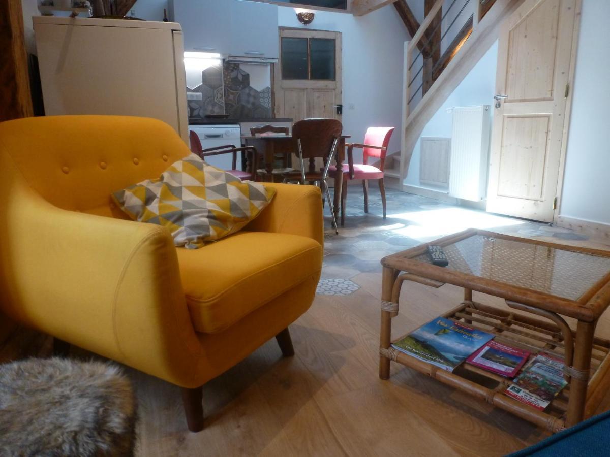Au Cheval Blanc - Appartements Et Chambres D'Hotes Albertville Bagian luar foto