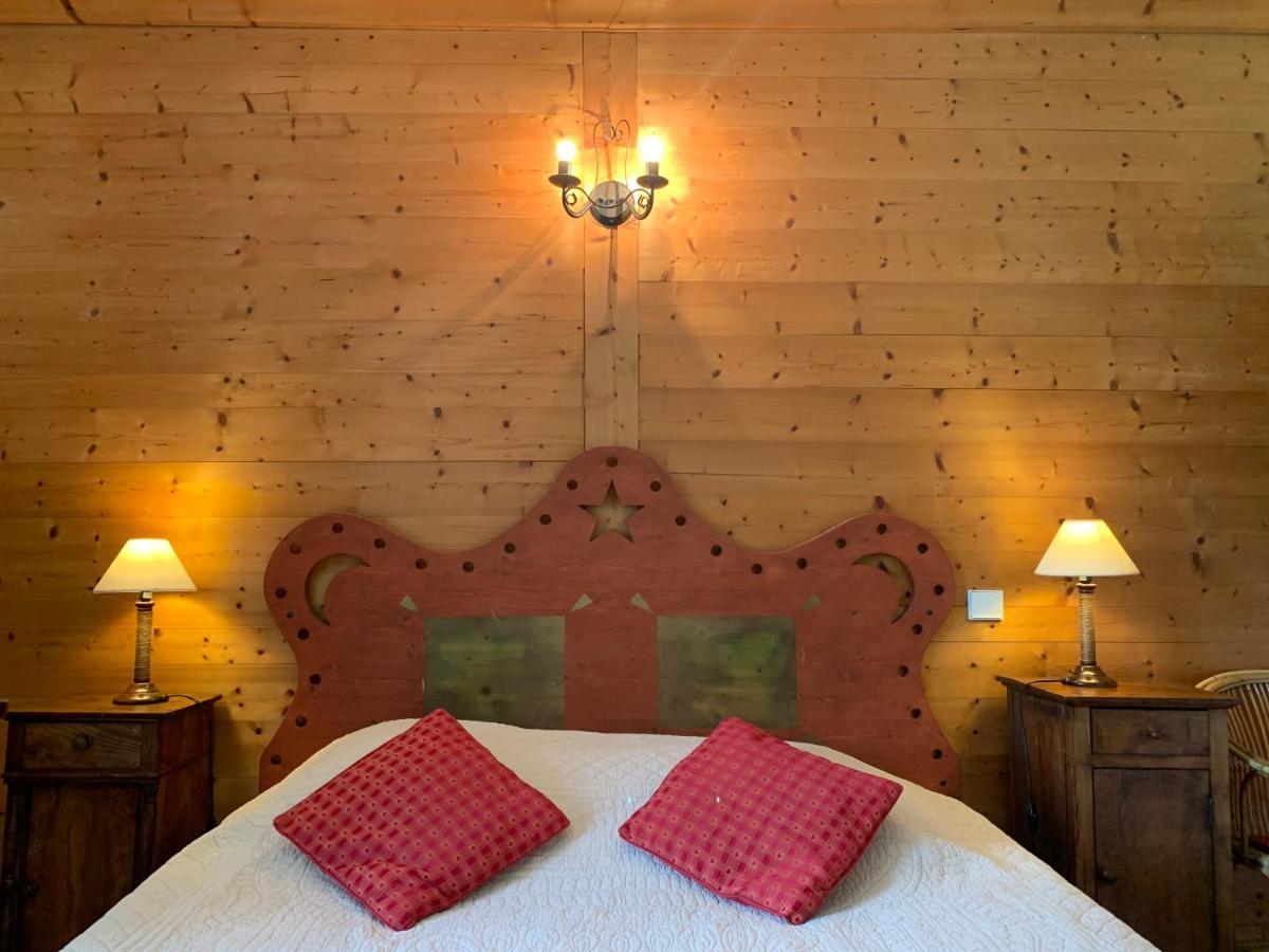 Au Cheval Blanc - Appartements Et Chambres D'Hotes Albertville Bagian luar foto